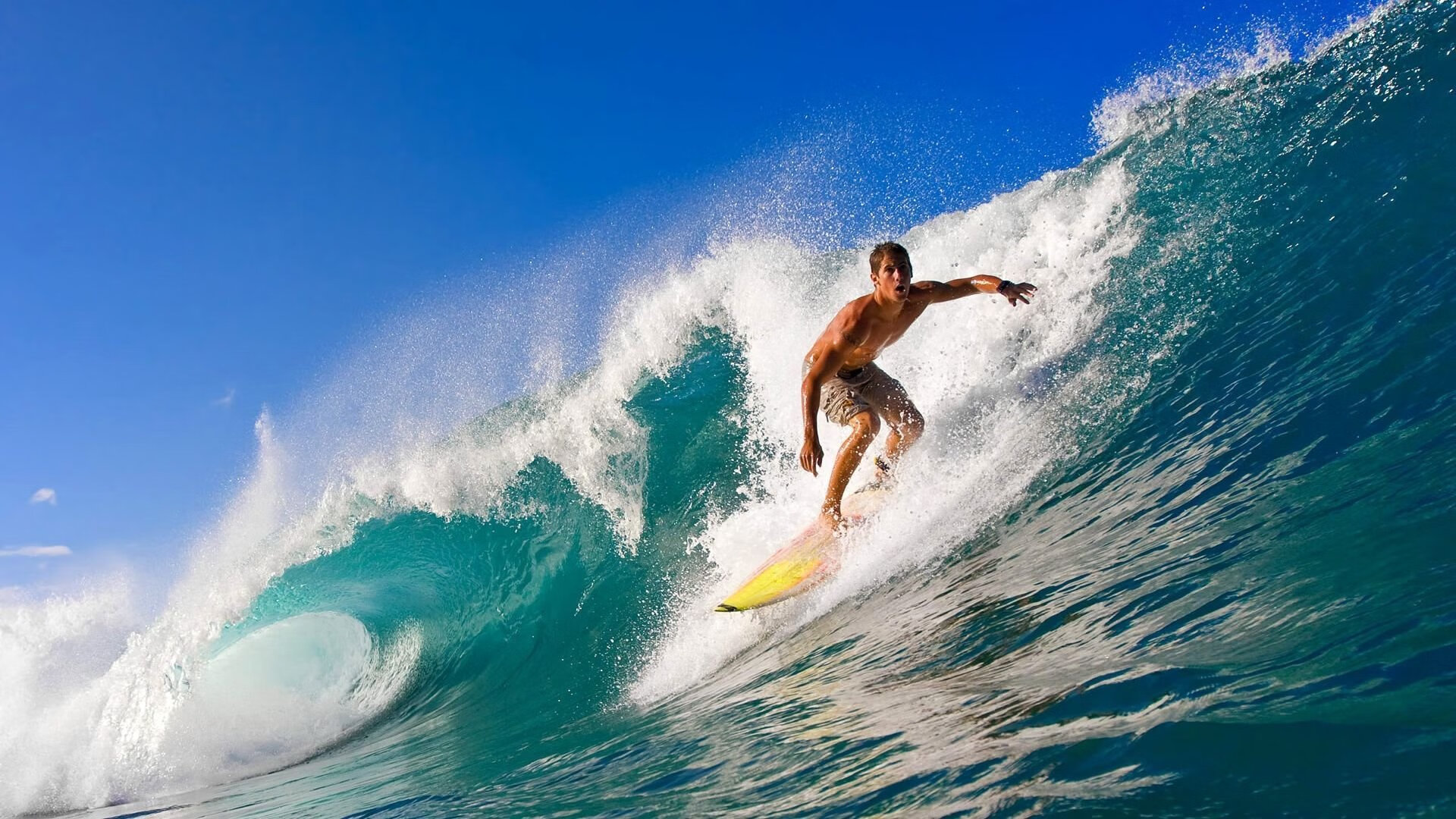 精彩的比赛带来了团队精神的弘扬，比赛团队精神的句子